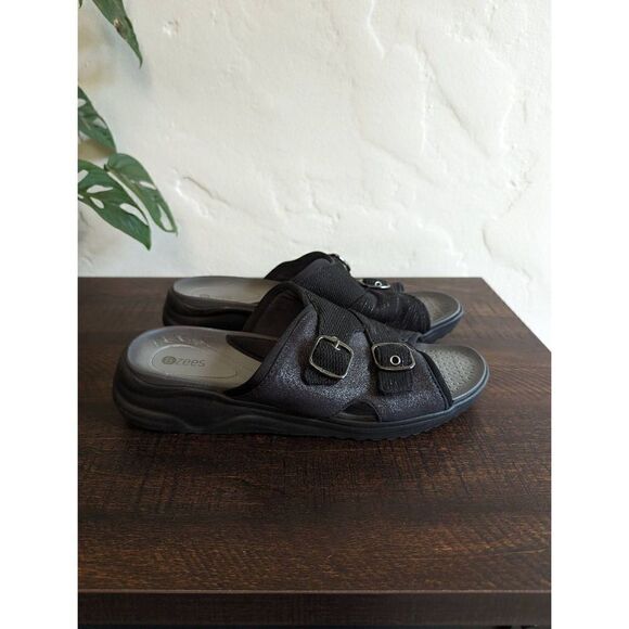 Bzees Women's Always Comfort Buckle Platform Sandals Shoes - Size 8.5 - Picture 1 of 9